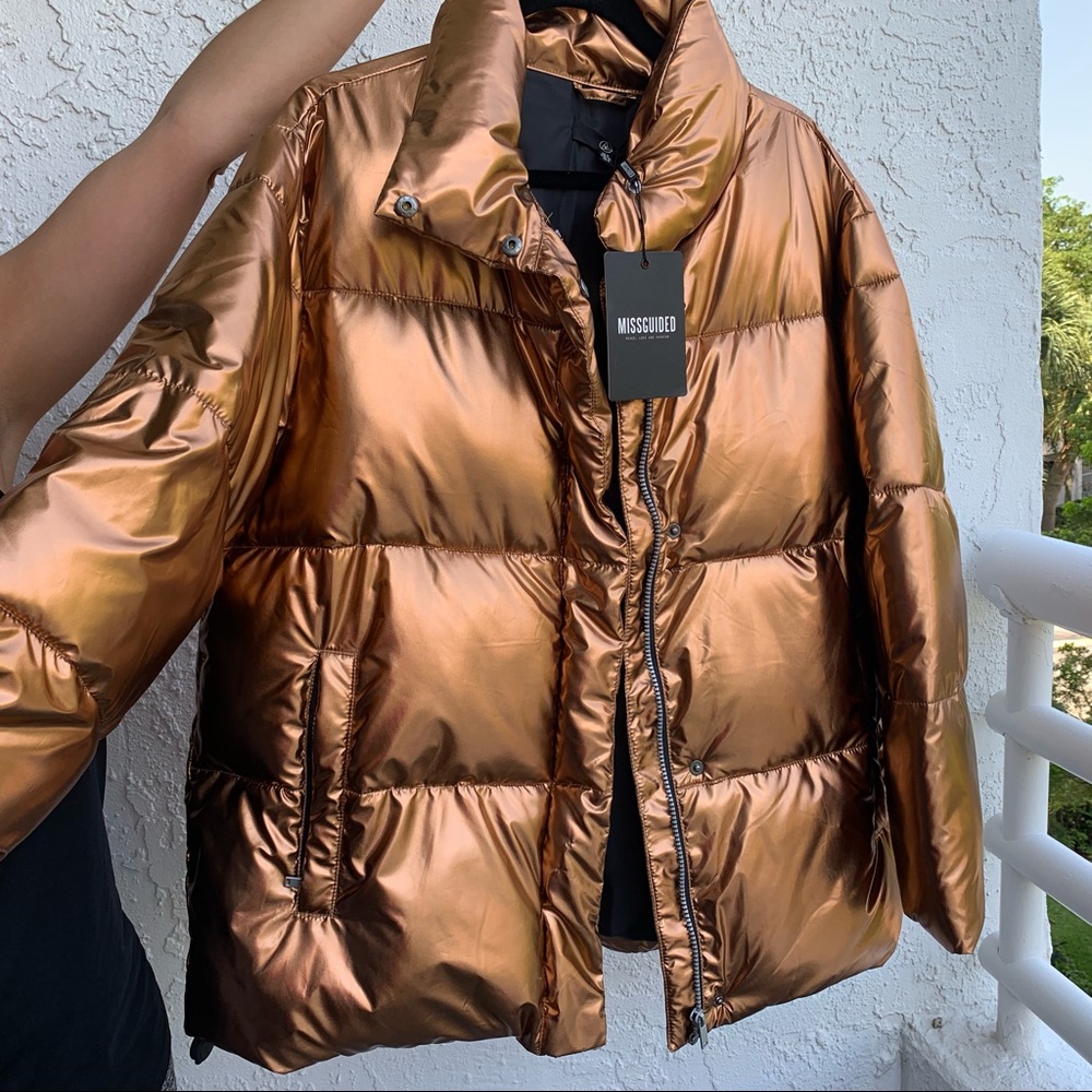 OVERSIZED GOLD PUFFER JACKET (BRAND NEW)